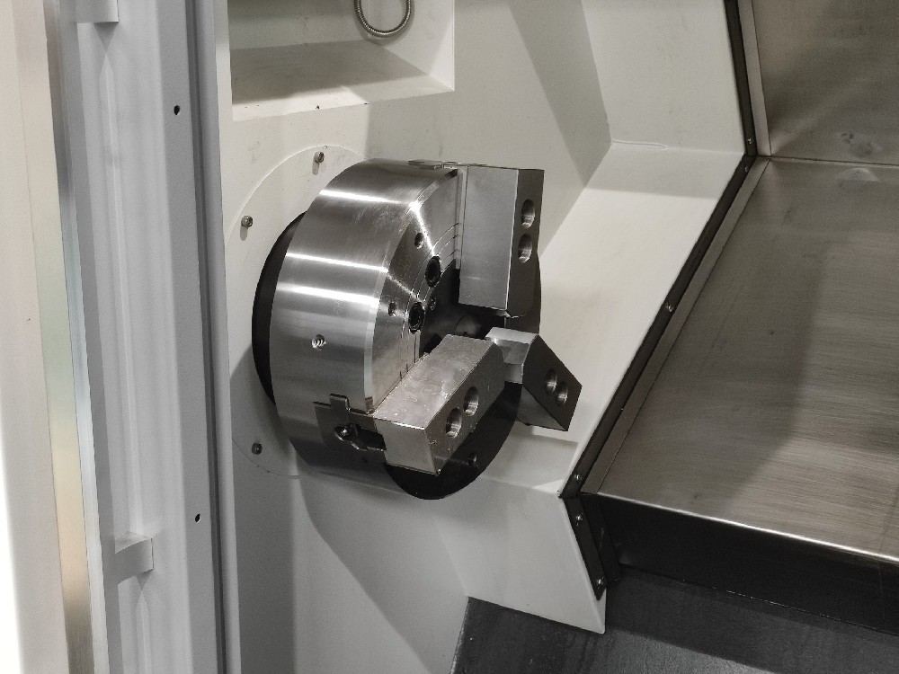Why Your CNC Machine’s Accuracy Starts with the Chuck