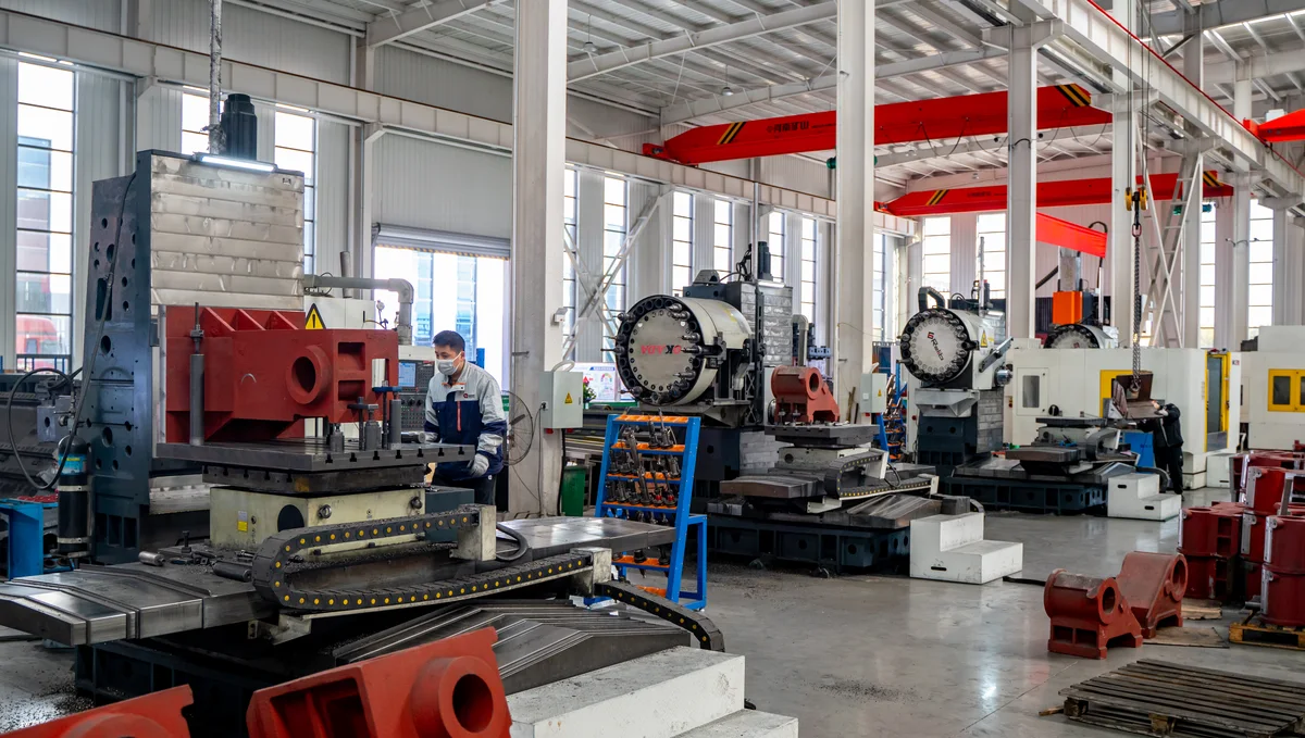 Handemo CNC workshop with horizontal machining centers running casting work